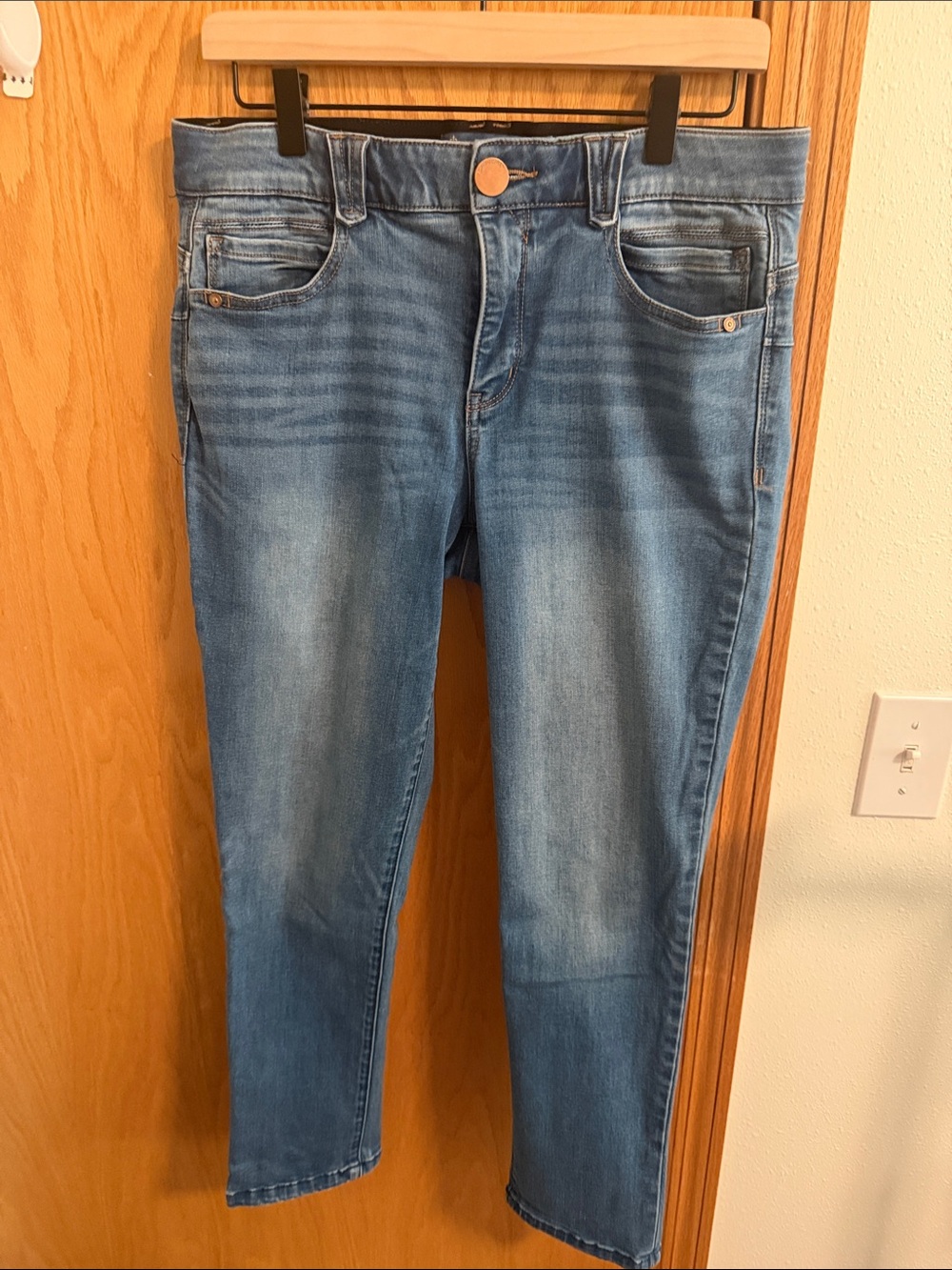 Democracy Ab Solution Skinny Jeans in Light Blue Wash